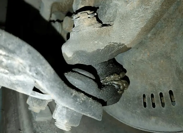 how to tell if lower ball joint is bad,ball joint going bad