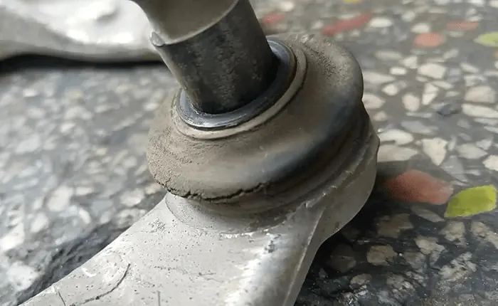 signs of bad tie rod or ball joint – common failure